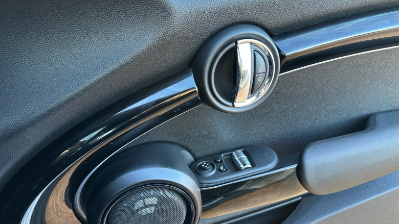 MINI Hatchback 135kW Cooper S Level 3 33kWh 3dr Auto Electric Hatchback